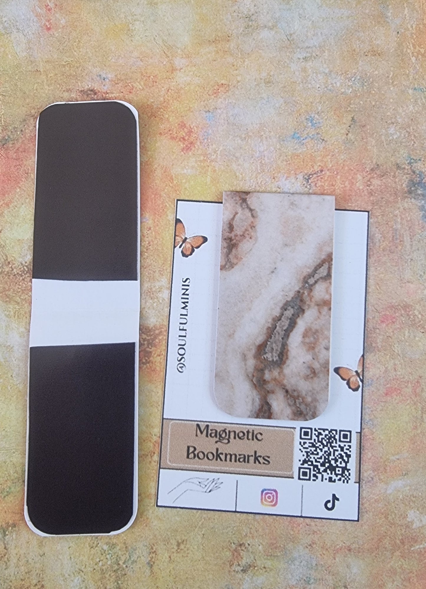 🌀 Elegant Touch – Marble Magnetic Bookmarks